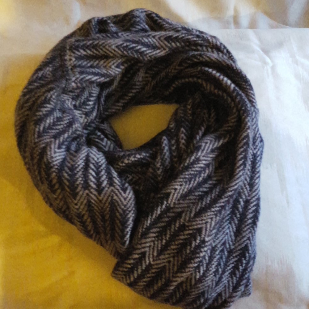Infinity scarf - Picture 2 of 4